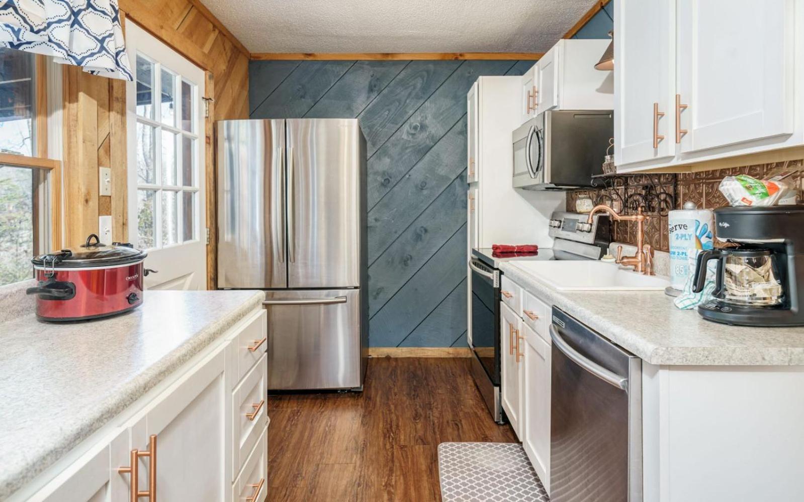 Wooded Bliss Hot Tub Single Level Cabin With No Steps Rocking Chairs And Wooded Views Pigeon Forge Exterior foto
